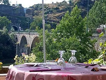 אמביאלט Logis Hotel Restaurant Du Pont