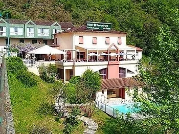 אמביאלט Logis Hotel Restaurant Du Pont 3*,  צרפת