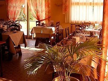 Logis Hotel Restaurant Du Pont Ambialet 3*,