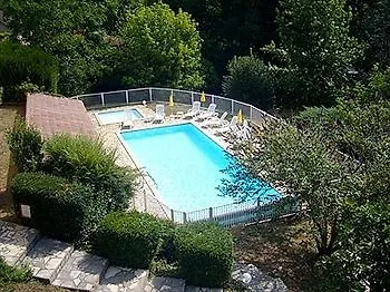 Logis Hotel Restaurant Du Pont アンビアレ