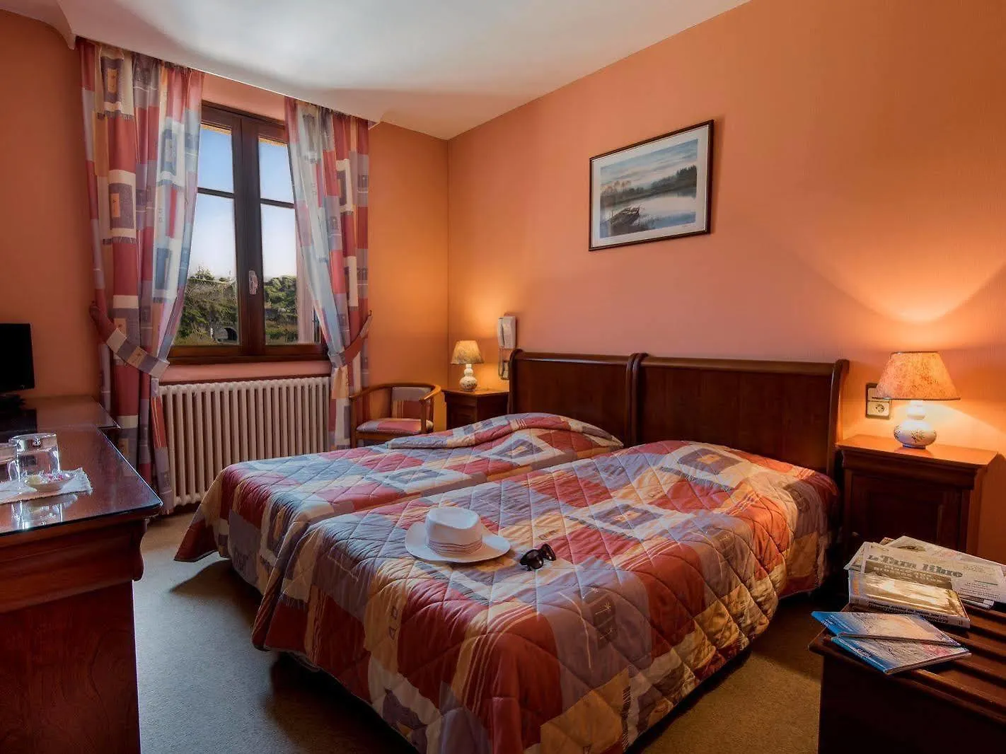 Logis Hotel Restaurant Du Pont Ambialet 3*,