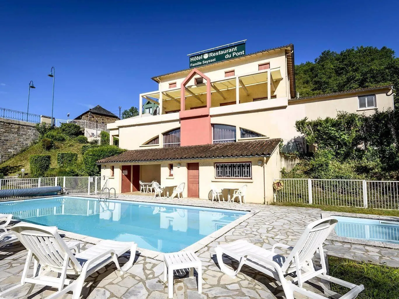 Logis Hotel Restaurant Du Pont Ambialet